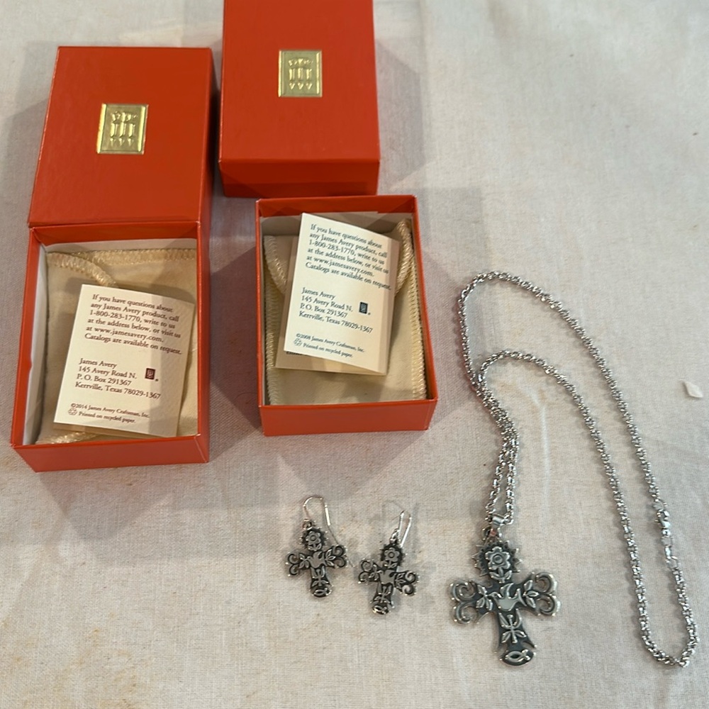Woman’s James Avery necklace and earrings set brand new never worn